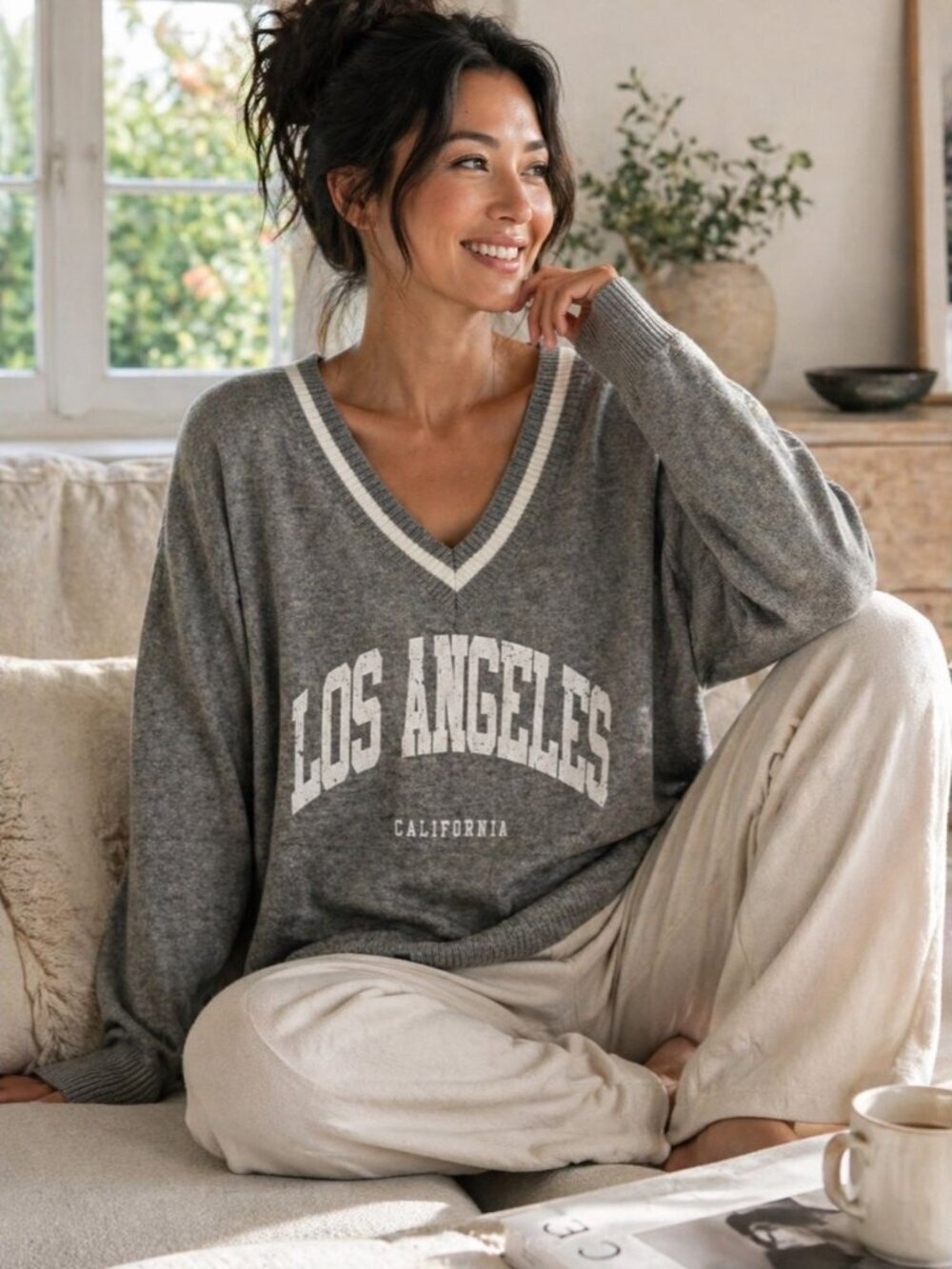 Made in Italy Los Angeles Print V Neck Grey  Sweater Size M Oversized Minimalist